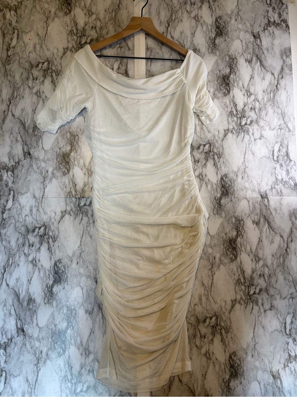 VENUS White Cream Off-Shoulder Ruched Midi Dress size M - Picture 2 of 7
